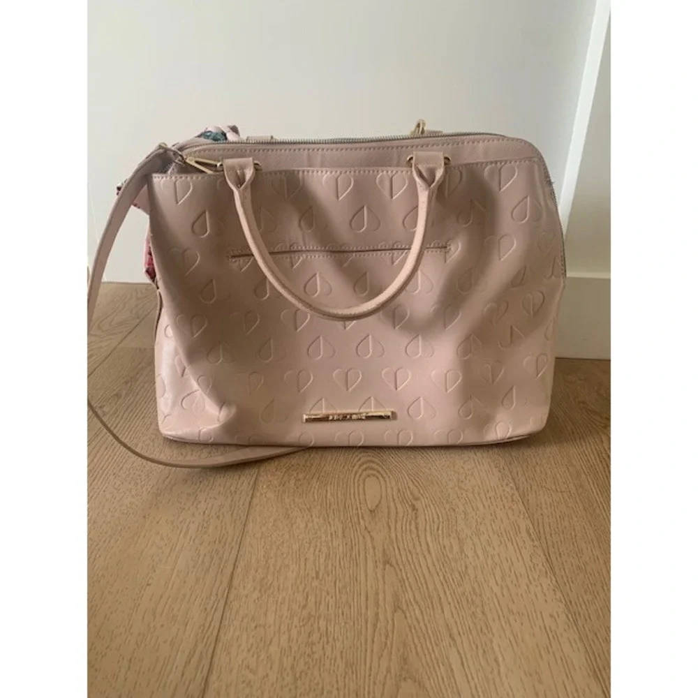 Betsey Johnson betsey johnson